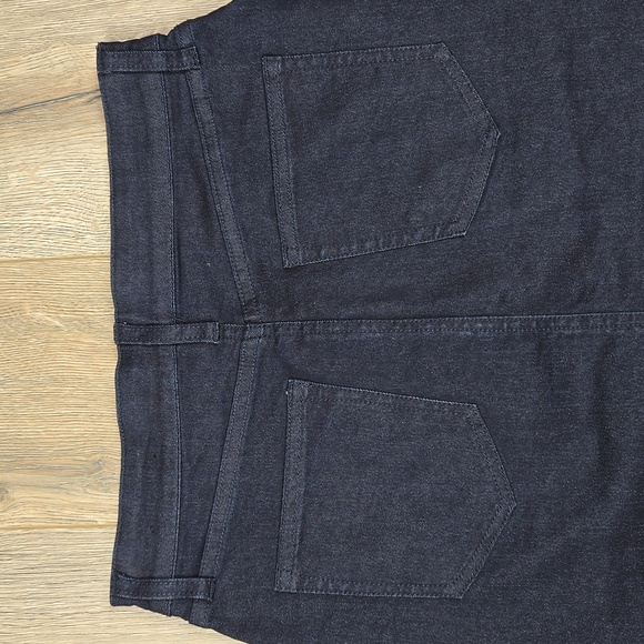 Banana Republic Factory dark wash stretch denim jean pencil skirt, size 0 - Picture 7 of 10